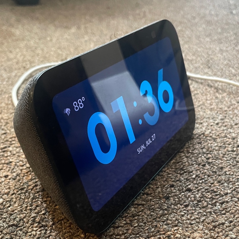 Echo show 5 (great condition)